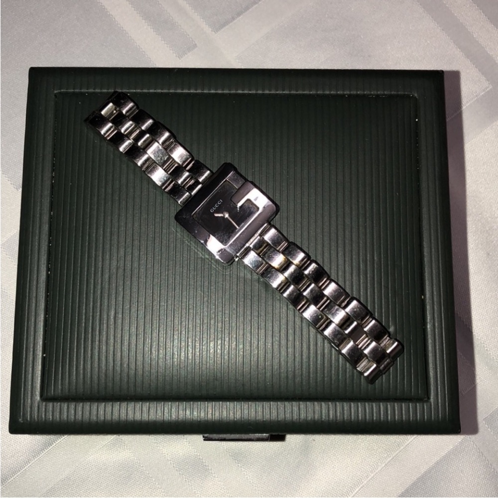 Gucci watch “G” timepiece & case